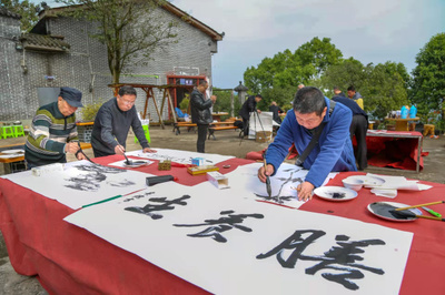 手繪鄉村畫卷 助力鄉村振興 三峽文藝創作者為基層百姓送上“精神產品”